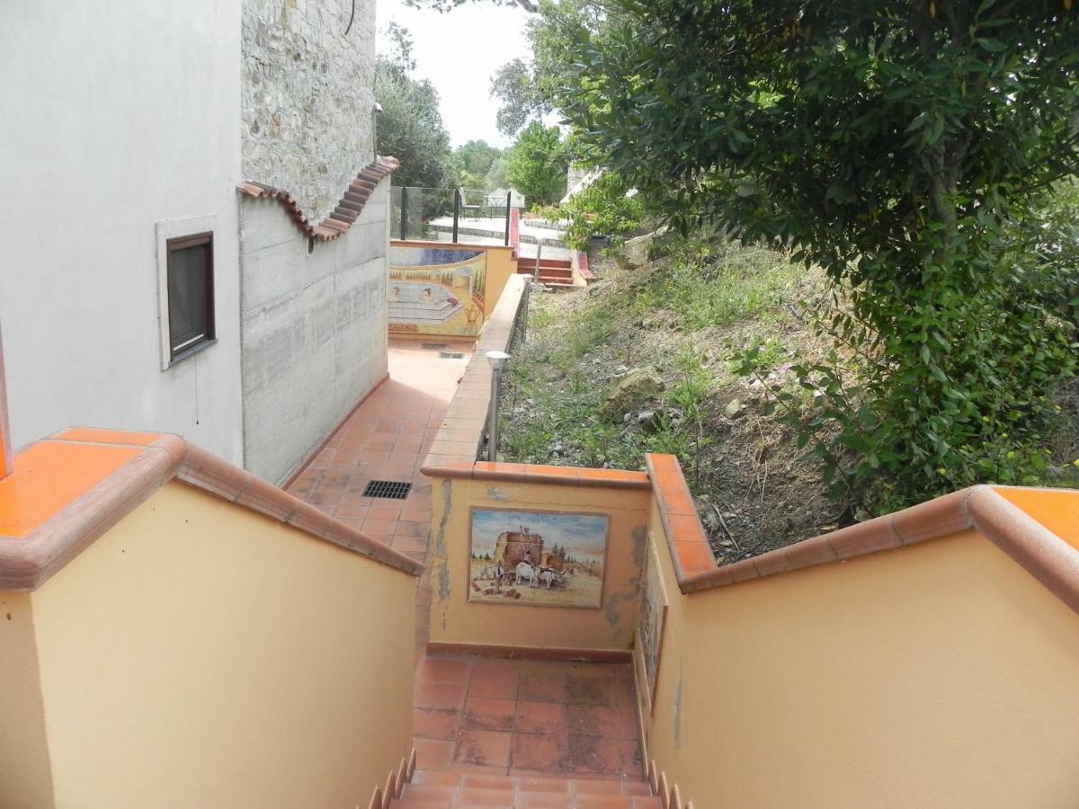 Agriturismo B&B Il Rifugio Di Nino Contursi Terme Exterior foto